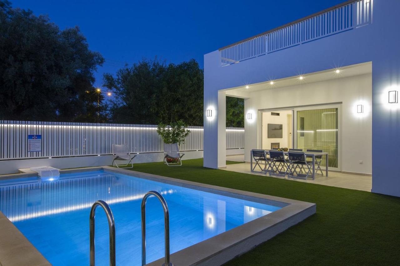 The Quad Luxury Villas 리지아 외부 사진