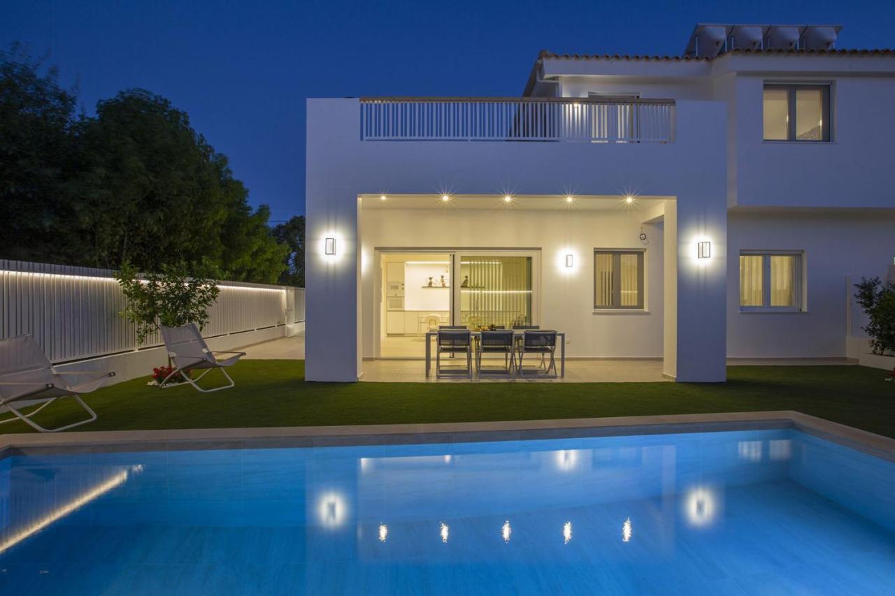 The Quad Luxury Villas 리지아 외부 사진