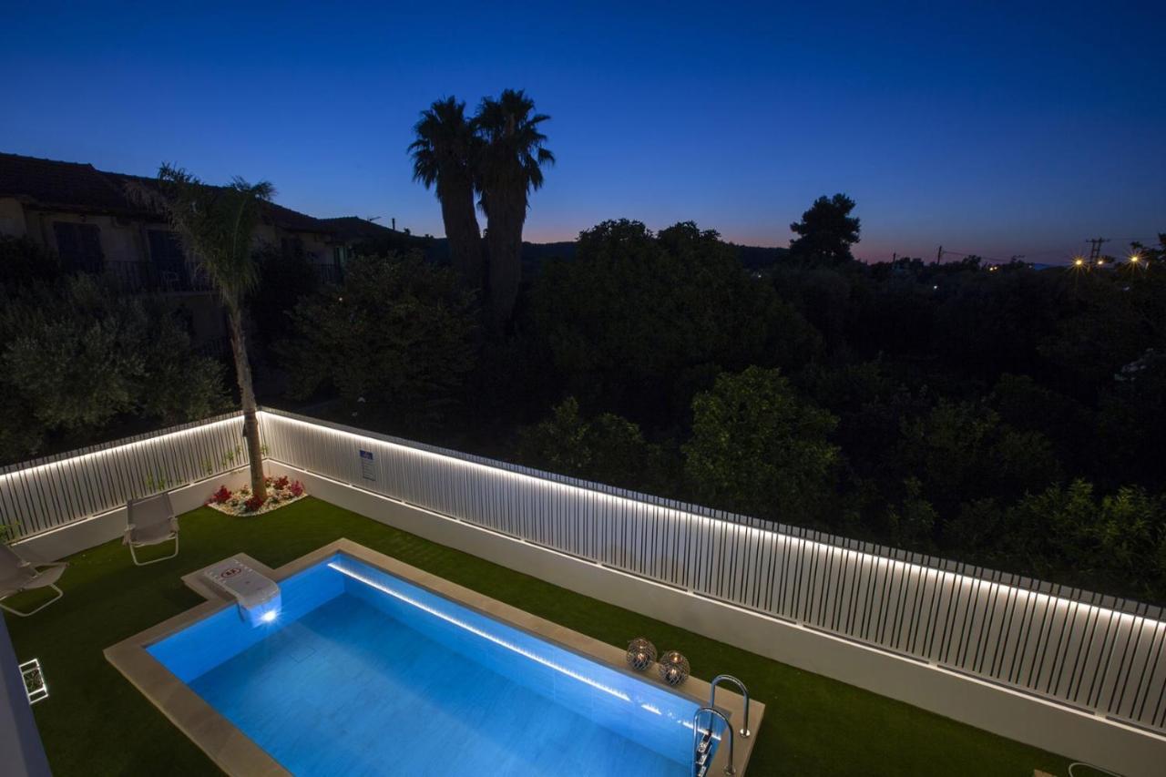 The Quad Luxury Villas 리지아 외부 사진
