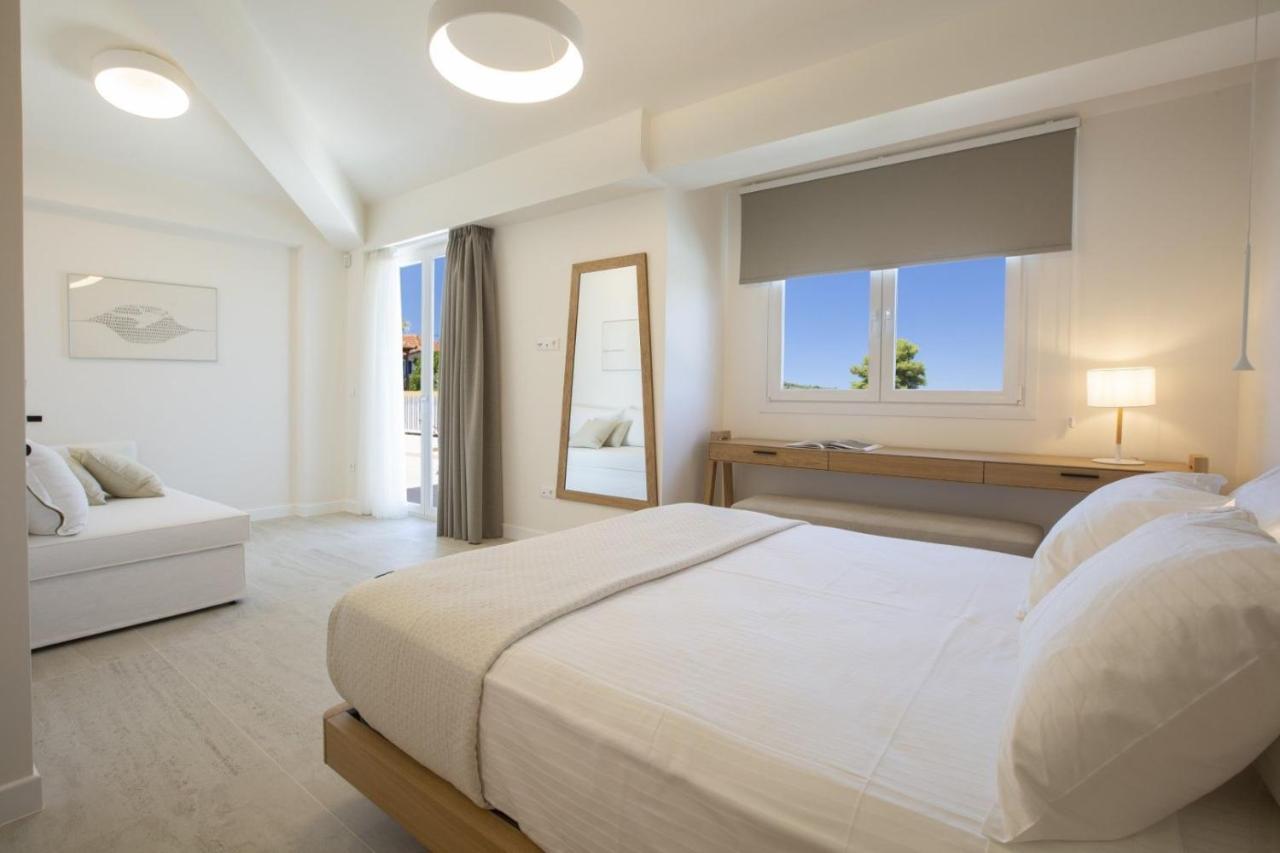 The Quad Luxury Villas 리지아 외부 사진