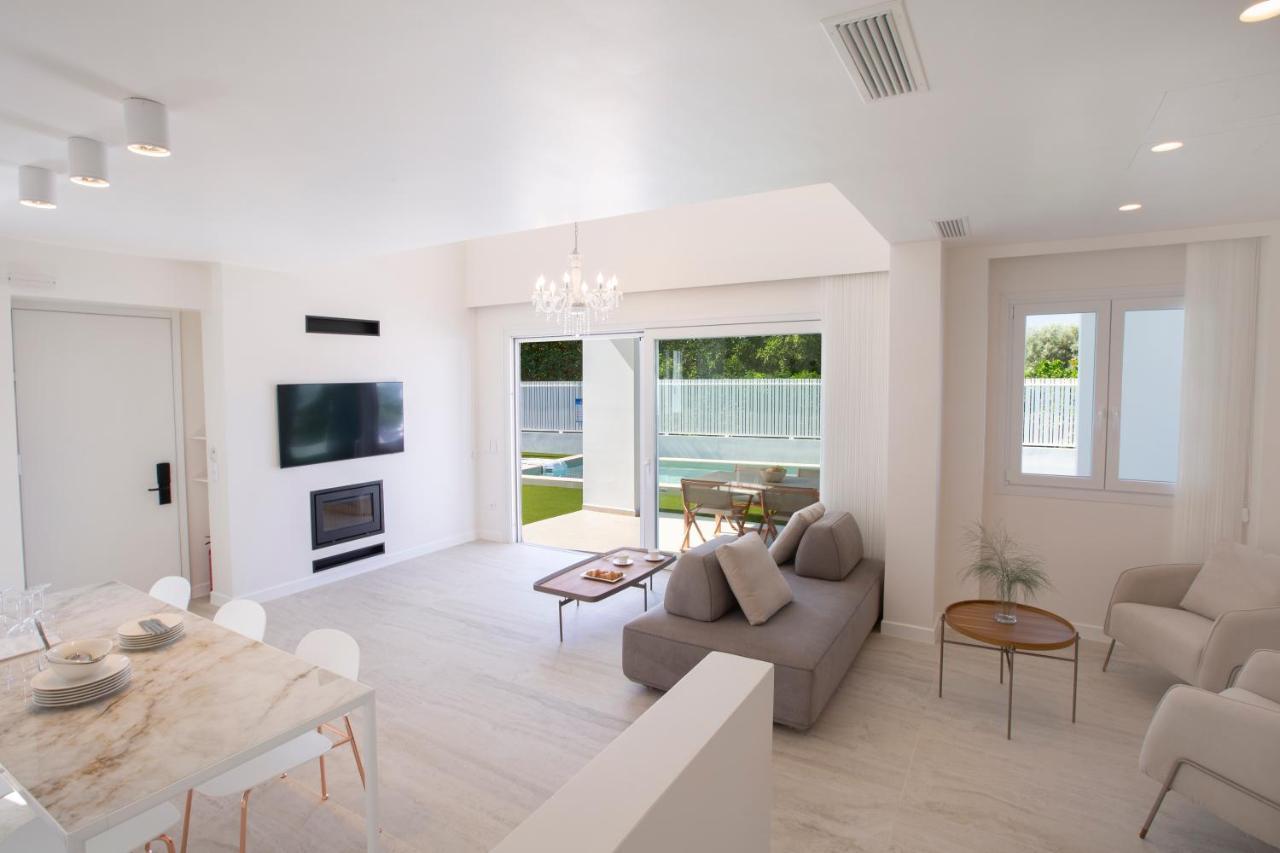 The Quad Luxury Villas 리지아 외부 사진